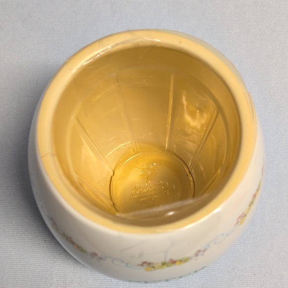 Peter Rabbit White Ceramic Jar - Picture 5 of 8